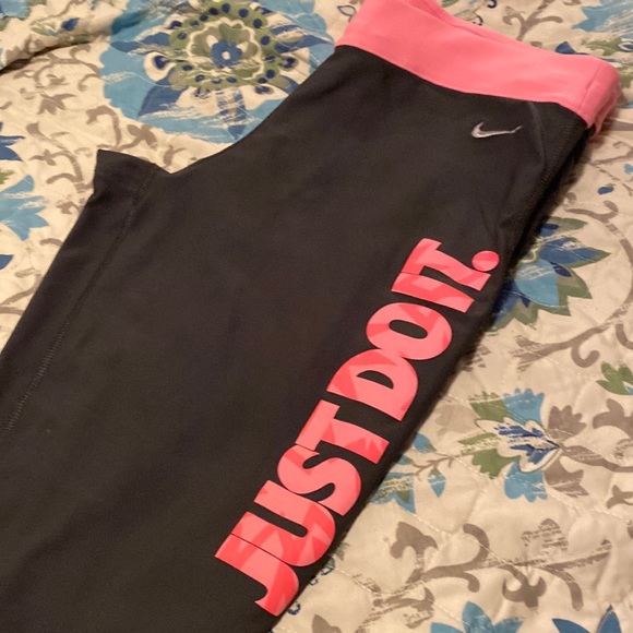 Nike women’s capri DRI-FIT workout pants!
